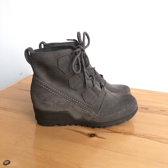 SOREL - Women's Evie Lace Waterproof Suede Ankle Bootie | 7 - Picture 4 of 15